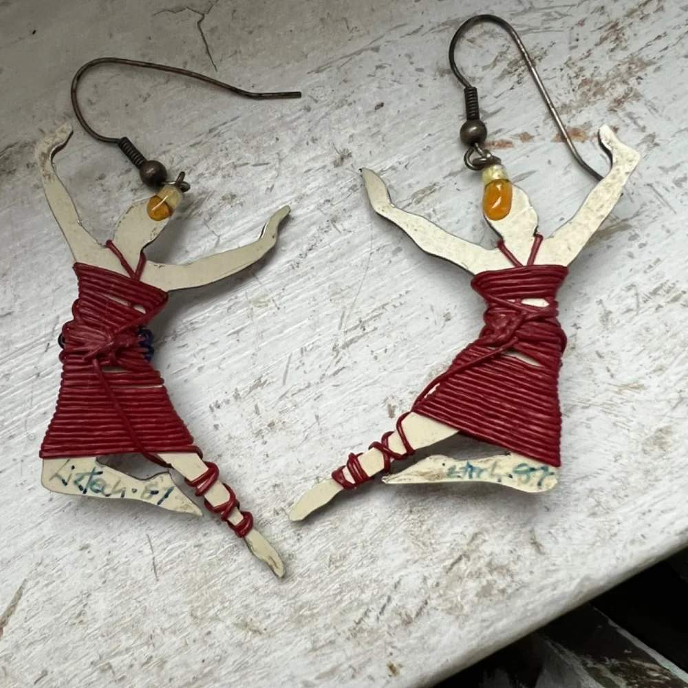 *Rare Find* LizTech Vintage Hand Crafted Leaping Dancer Earrings (1987) - Picture 2 of 4